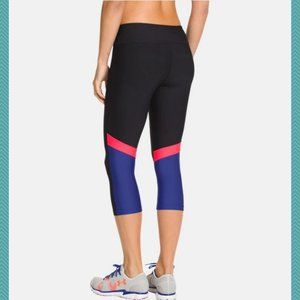 Under Armourb High Rise Compression Crop Leggings